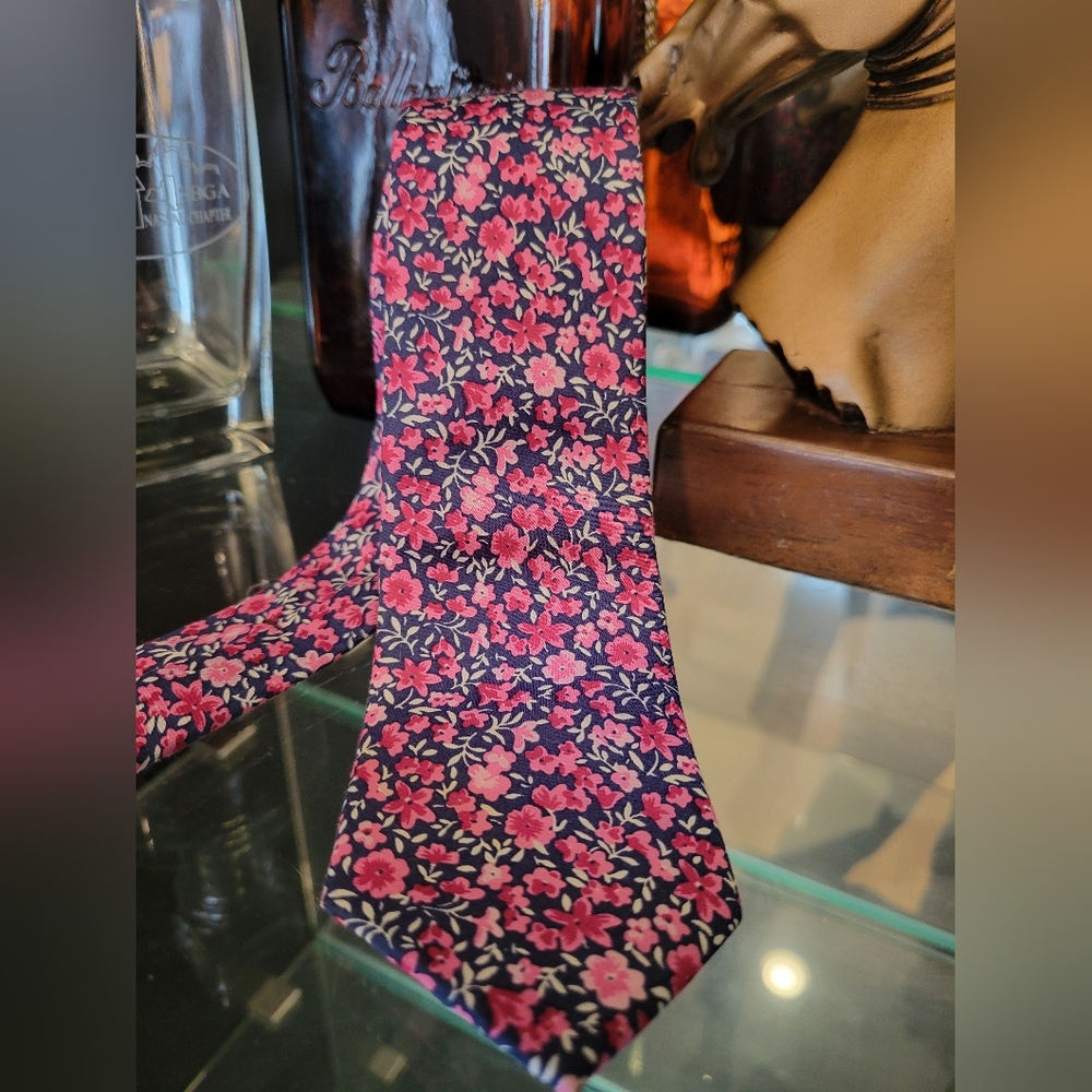 BAR III Skinny Men's Charland Floral Tie
